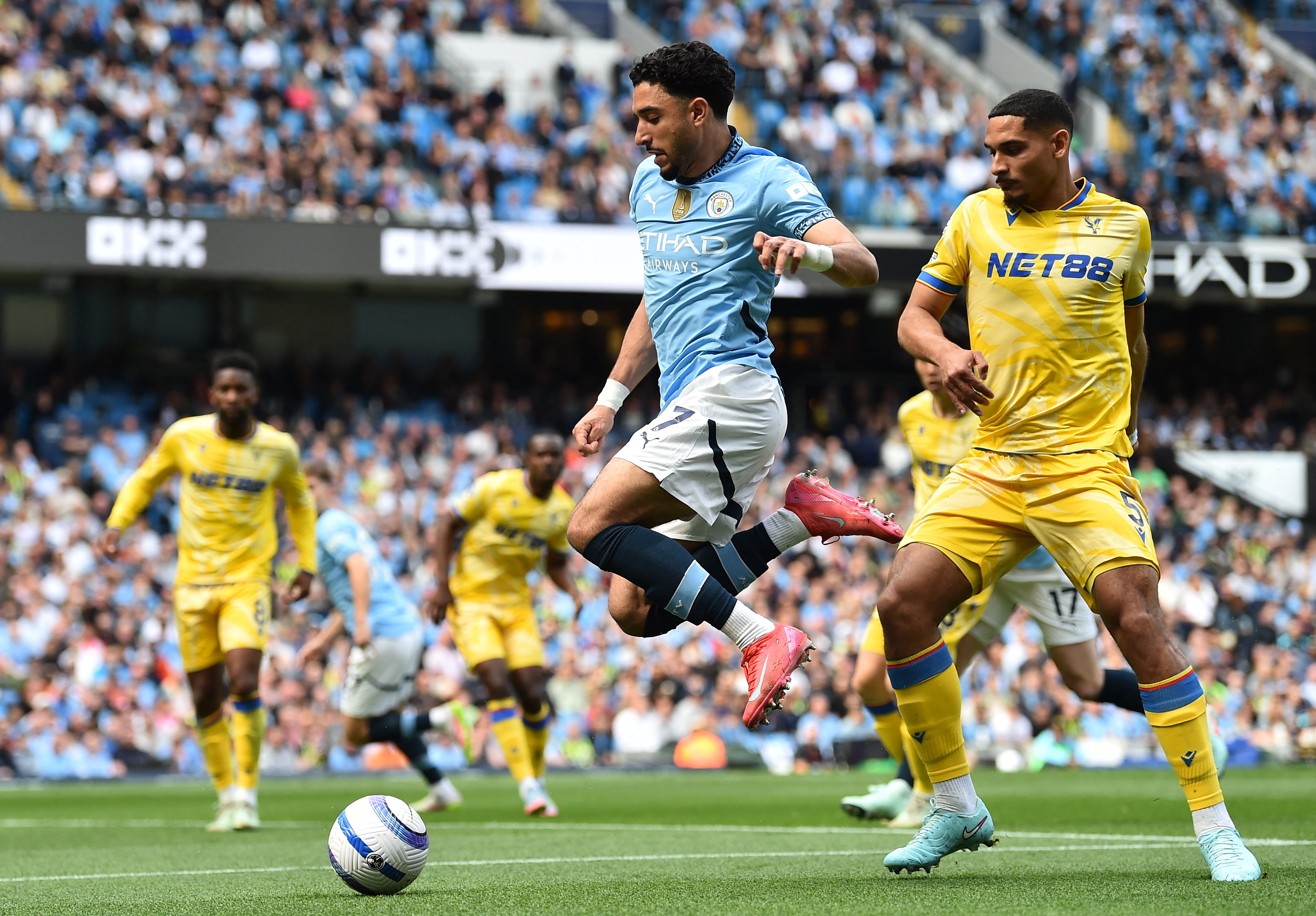 曼联主场擒杀水晶宫，继续保持不败