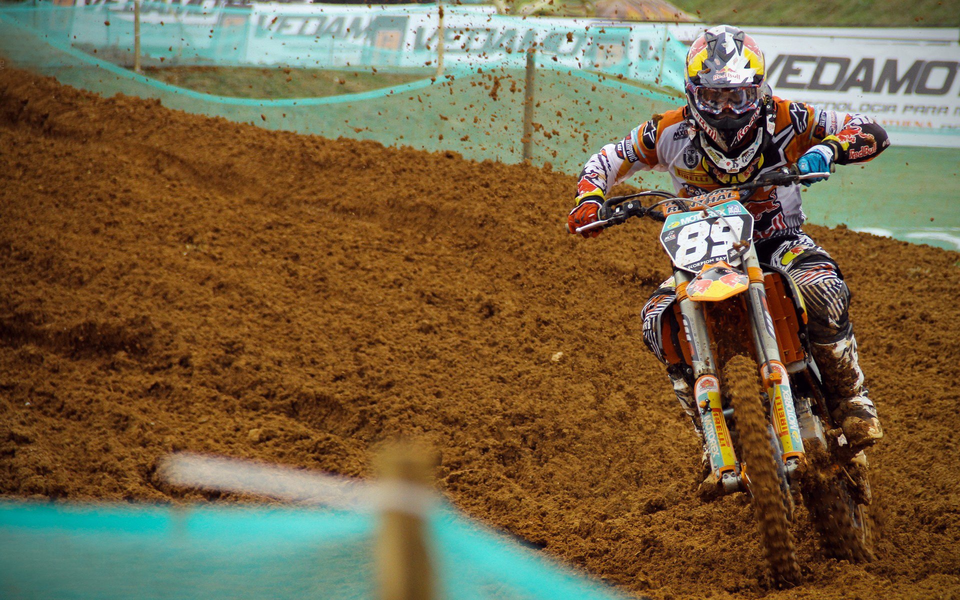 内马尔迎来七赛季高光表现，塞尔维亚队球迷沸腾！